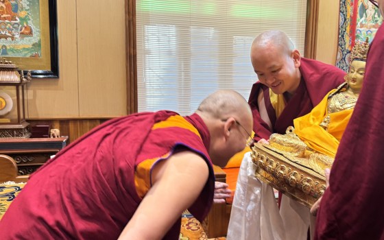 H.E. Kundeling Tatsak Rinpoche Congratulates H.E. the 8th Changkya Choktrul Rinpoche on Attaining the Geshe Lharampa Degree
